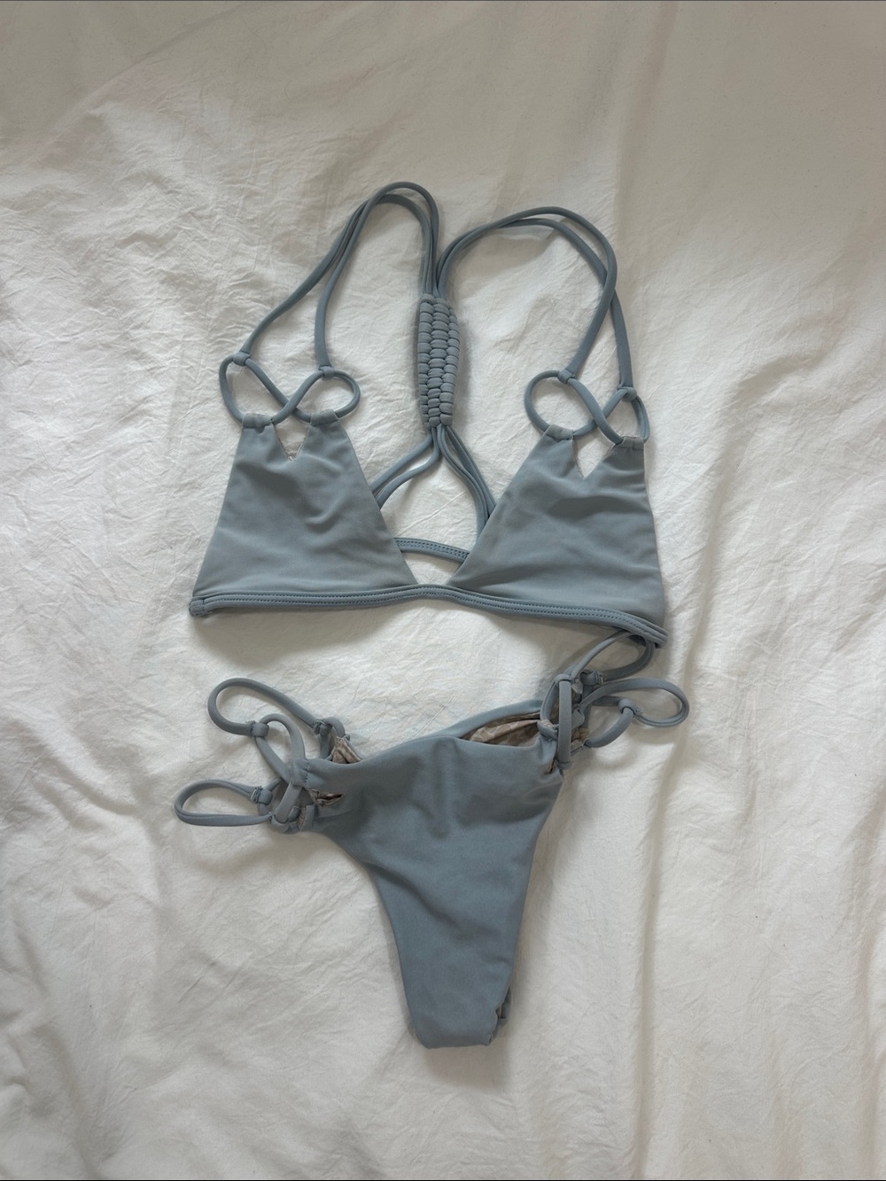 Acacia suit